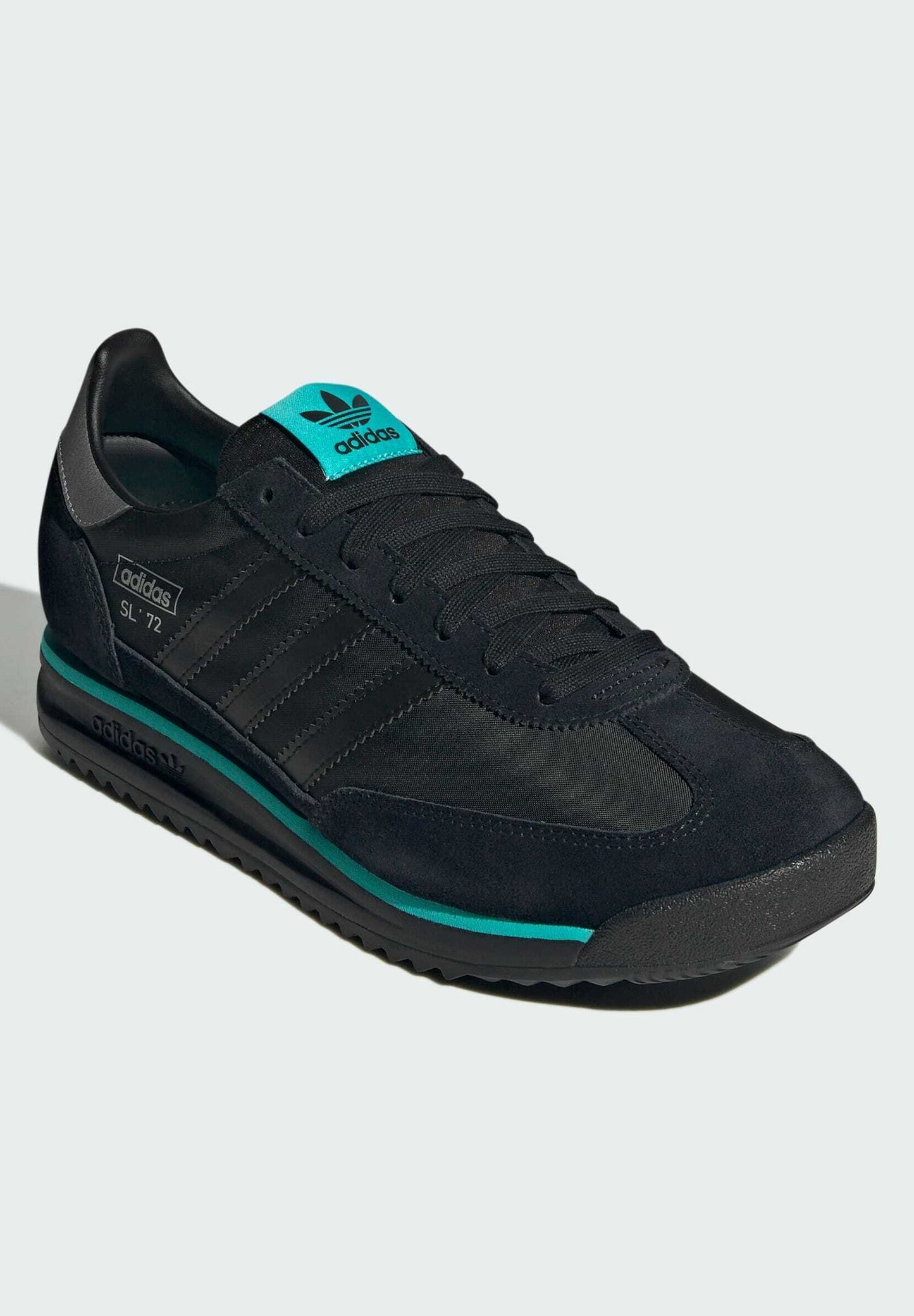 adidas Originals
AMG PETRONAS FORMULA ONE TEAM