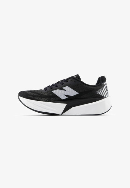 I New Balance
FUELCELL REBEL V5