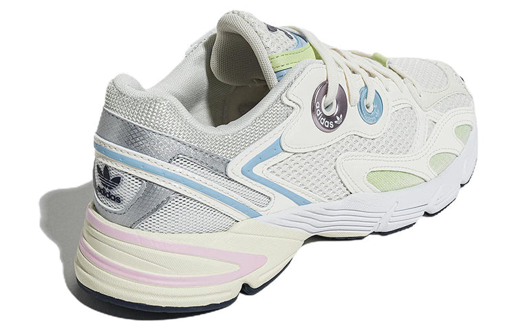 I Adidas Astir