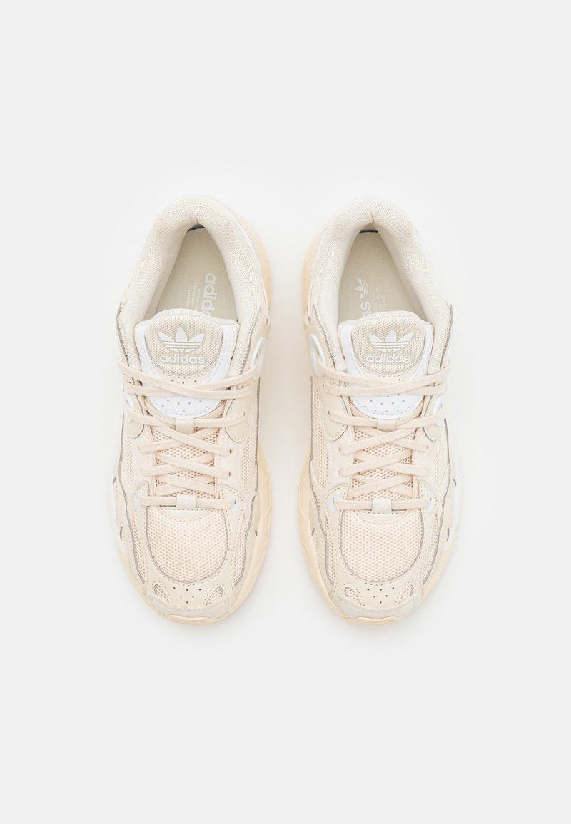 I Adidas Astir GV9200