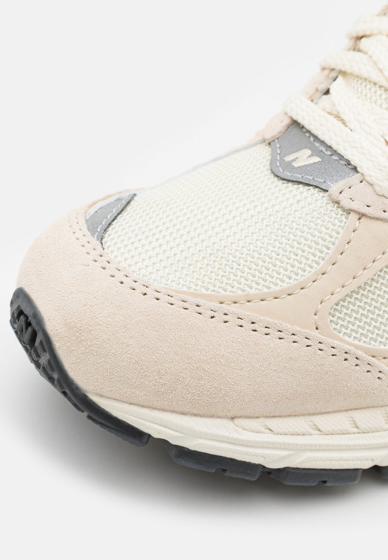 I New Balance 2002 M2002RCC