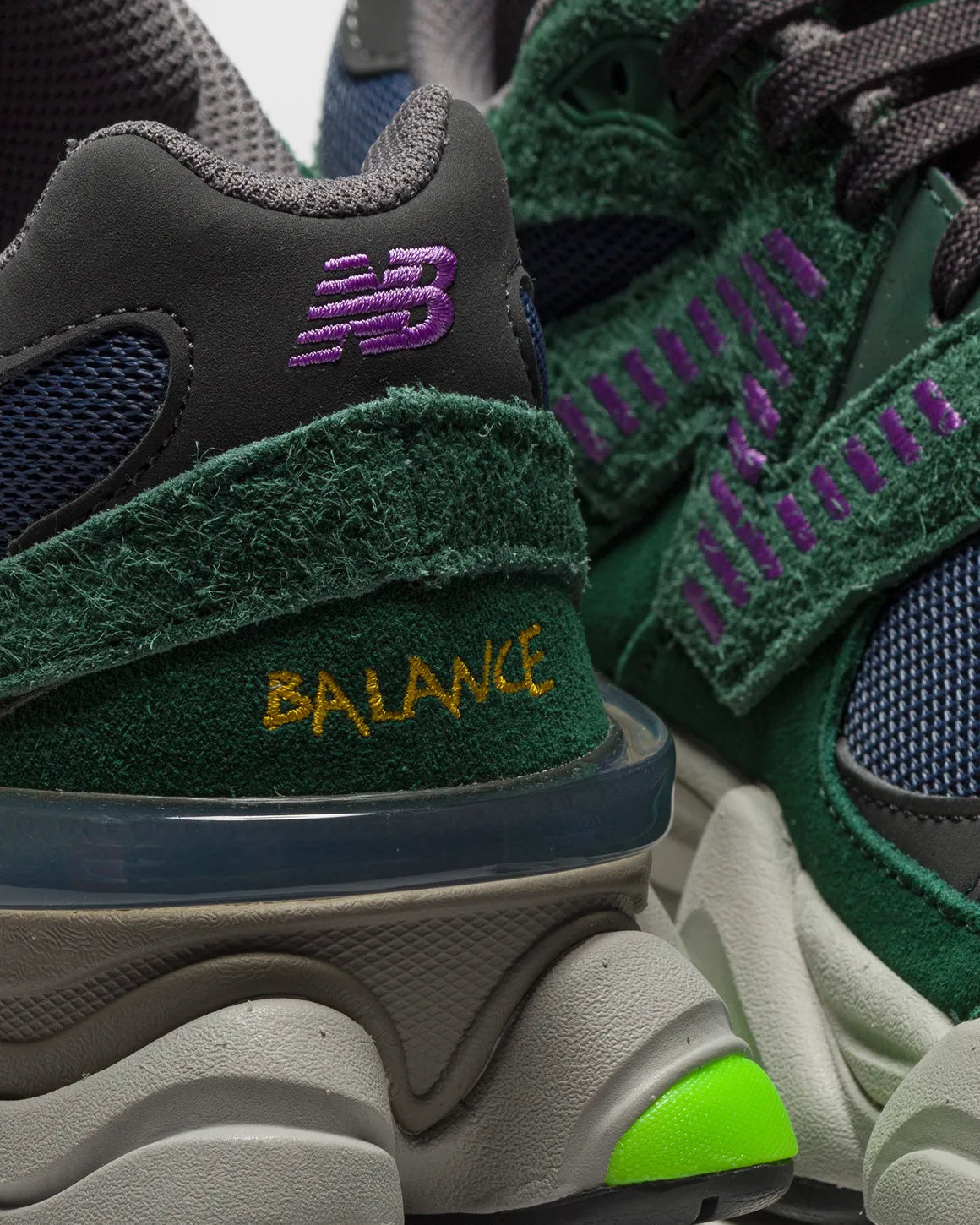 X New Balance 9060 Nightwatch Green
